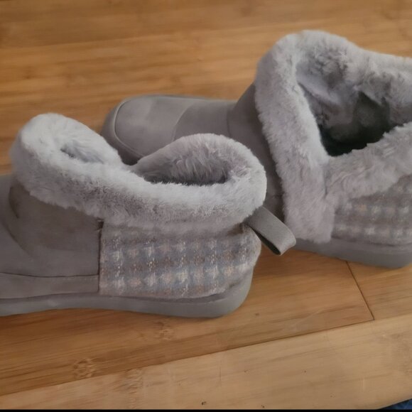 Booties - Picture 3 of 6